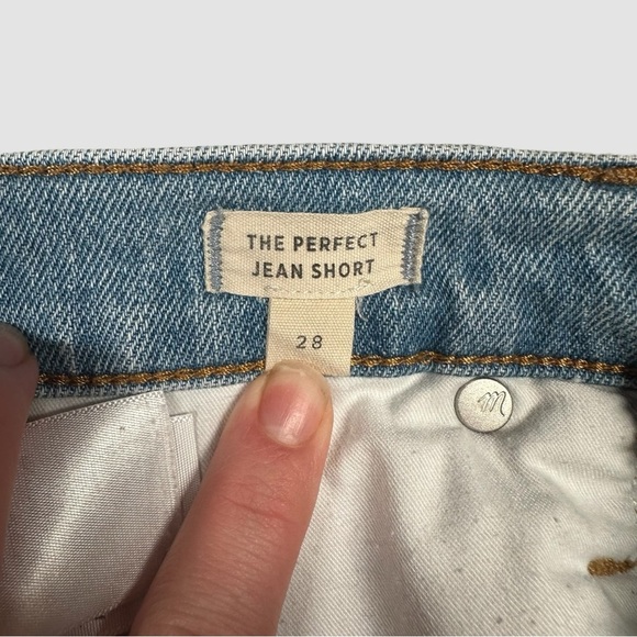 Madewell The Perfect Perfect Jean Short Size 28 Light Wash Distressed - Picture 6 of 11